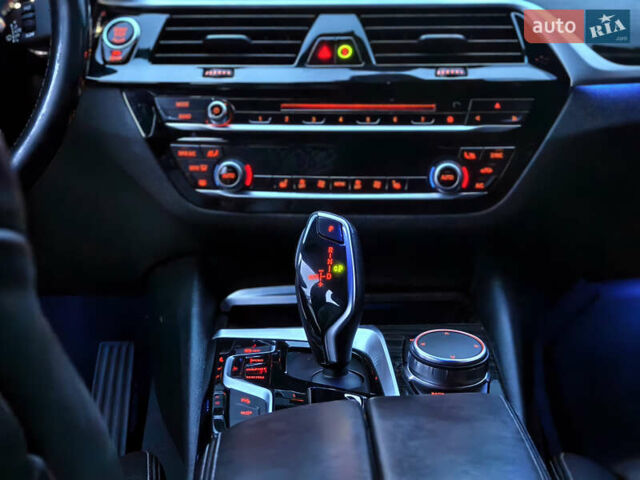 Чорний БМВ 5 Серія, об'ємом двигуна 3 л та пробігом 184 тис. км за 31000 $, фото 26 на Automoto.ua