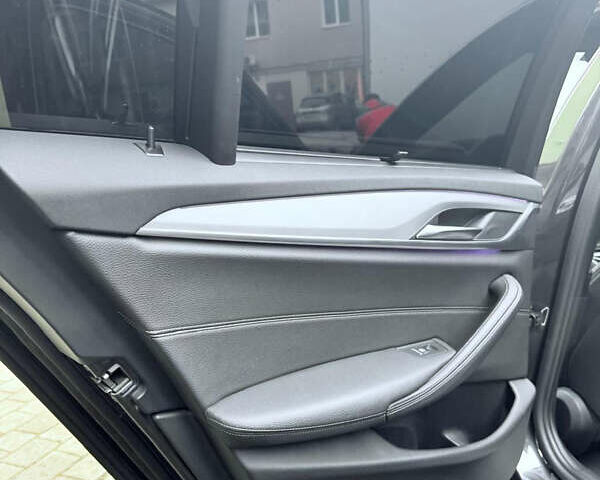 Чорний БМВ 5 Серія, об'ємом двигуна 3 л та пробігом 180 тис. км за 28000 $, фото 14 на Automoto.ua