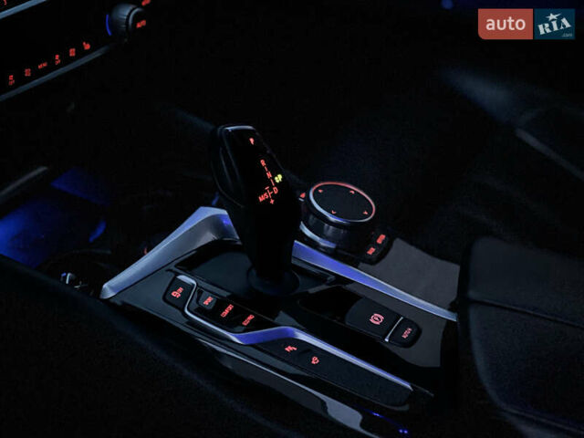 Чорний БМВ 5 Серія, об'ємом двигуна 3 л та пробігом 184 тис. км за 31000 $, фото 21 на Automoto.ua