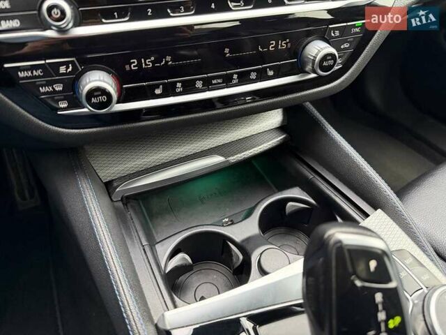 Чорний БМВ 5 Серія, об'ємом двигуна 2 л та пробігом 290 тис. км за 22990 $, фото 28 на Automoto.ua