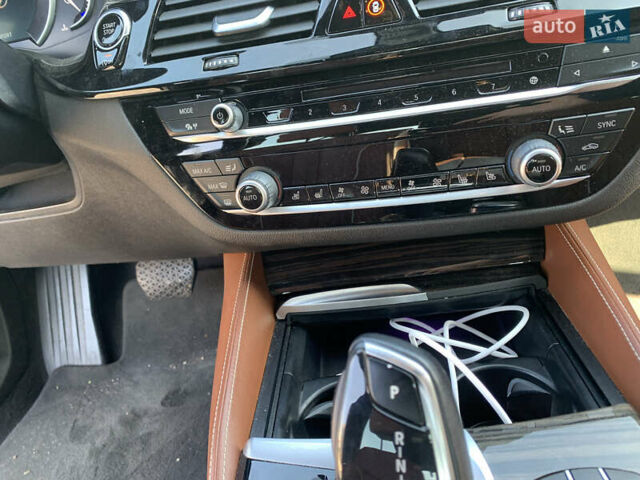 Чорний БМВ 5 Серія, об'ємом двигуна 3 л та пробігом 148 тис. км за 35000 $, фото 17 на Automoto.ua