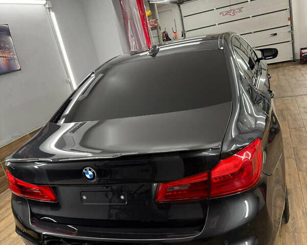 Чорний БМВ 5 Серія, об'ємом двигуна 3 л та пробігом 180 тис. км за 28000 $, фото 4 на Automoto.ua