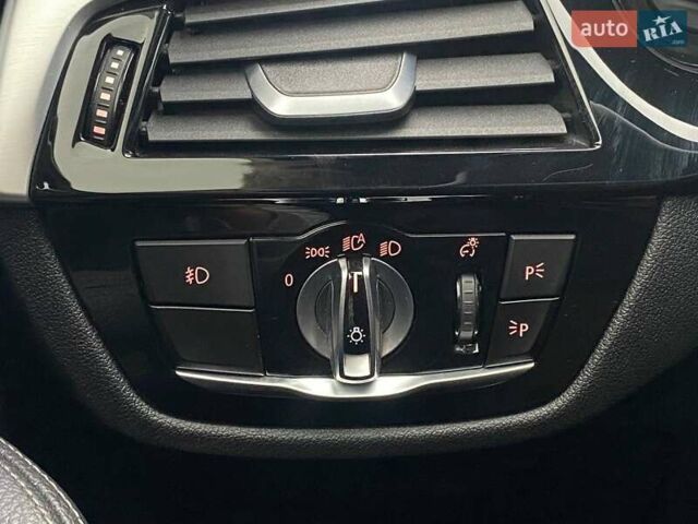 БМВ 5 Серия 2017 в Киеве на Automoto.ua Черный БМВ 5 Серия, объемом двигателя 3 л и пробегом 99 тыс. км за 31990 $, фото 23 на Automoto.ua