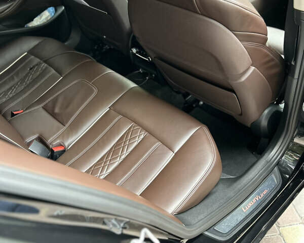 Черный БМВ 5 Серия, объемом двигателя 2.99 л и пробегом 220 тыс. км за 38000 $, фото 13 на Automoto.ua