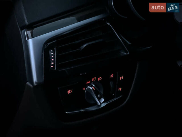 Чорний БМВ 5 Серія, об'ємом двигуна 3 л та пробігом 184 тис. км за 31000 $, фото 23 на Automoto.ua