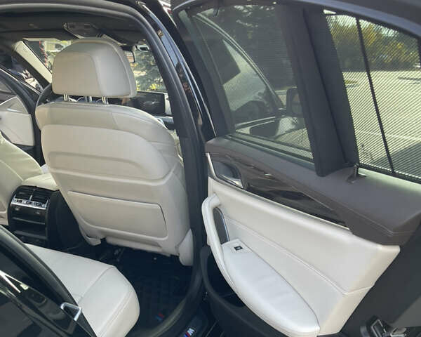 БМВ 5 Серия 2018 в Днепре (Днепропетровске) на Automoto.ua Черный БМВ 5 Серия, объемом двигателя 4.39 л и пробегом 129 тыс. км за 35599 $, фото 35 на Automoto.ua