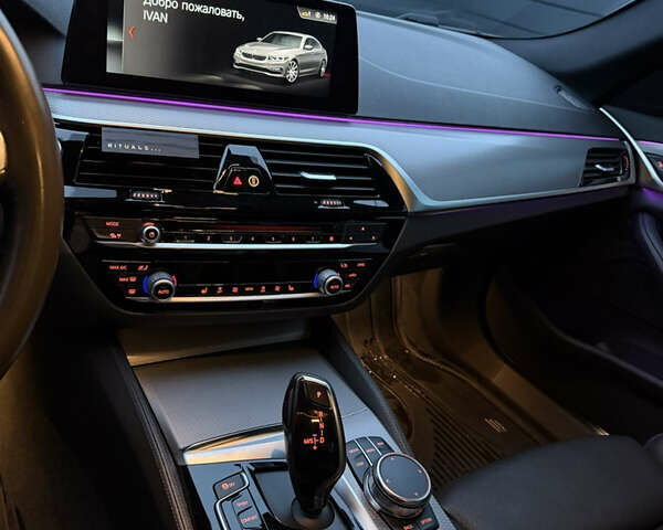 Чорний БМВ 5 Серія, об'ємом двигуна 2 л та пробігом 129 тис. км за 31000 $, фото 13 на Automoto.ua