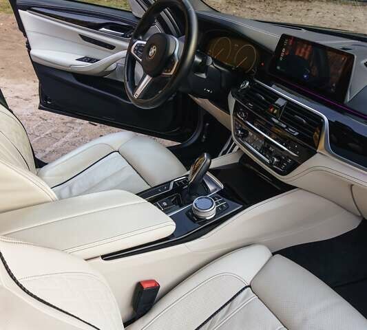 Черный БМВ 5 Серия, объемом двигателя 3 л и пробегом 99 тыс. км за 55000 $, фото 29 на Automoto.ua