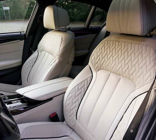 Черный БМВ 5 Серия, объемом двигателя 3 л и пробегом 99 тыс. км за 55000 $, фото 25 на Automoto.ua