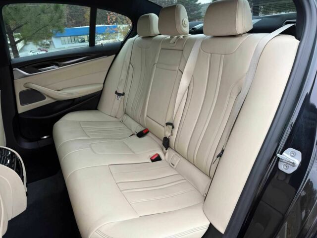 Черный БМВ 5 Серия, объемом двигателя 3 л и пробегом 38 тыс. км за 10400 $, фото 13 на Automoto.ua