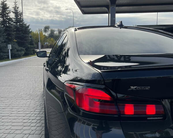 БМВ 5 Серия 2018 в Днепре (Днепропетровске) на Automoto.ua Черный БМВ 5 Серия, объемом двигателя 4.39 л и пробегом 129 тыс. км за 35599 $, фото 13 на Automoto.ua