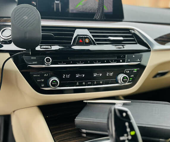 Черный БМВ 5 Серия, объемом двигателя 2 л и пробегом 120 тыс. км за 29999 $, фото 12 на Automoto.ua