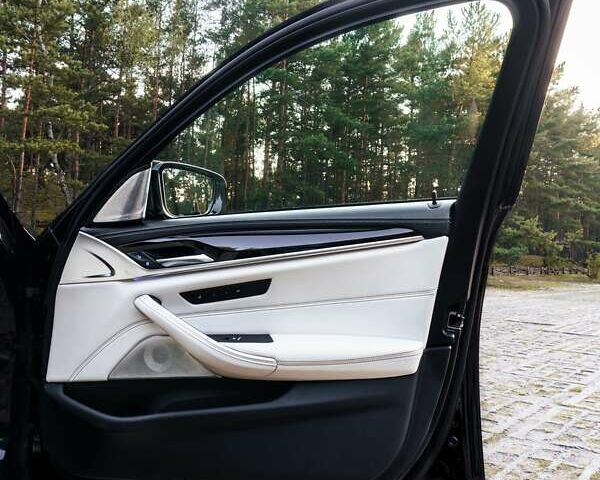 Черный БМВ 5 Серия, объемом двигателя 3 л и пробегом 99 тыс. км за 55000 $, фото 30 на Automoto.ua