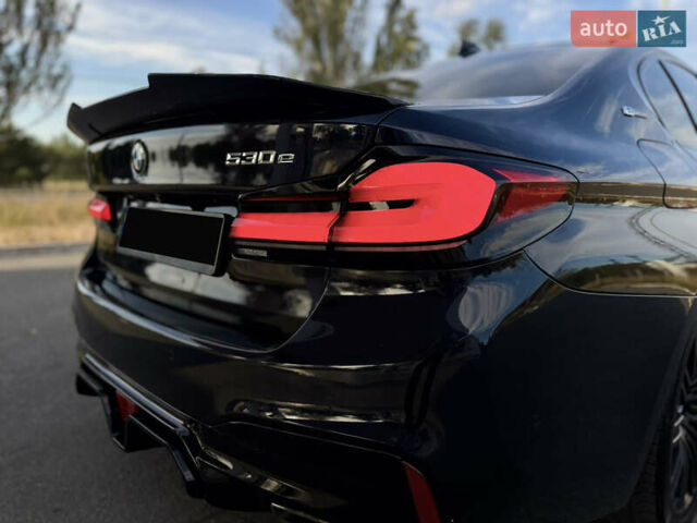 БМВ 5 Серия 2018 в Днепре (Днепропетровске) на Automoto.ua Черный БМВ 5 Серия, объемом двигателя 2 л и пробегом 157 тыс. км за 28999 $, фото 2 на Automoto.ua