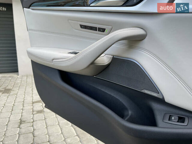 БМВ 5 Серия 2018 в Днепре (Днепропетровске) на Automoto.ua Черный БМВ 5 Серия, объемом двигателя 4.39 л и пробегом 129 тыс. км за 35599 $, фото 57 на Automoto.ua