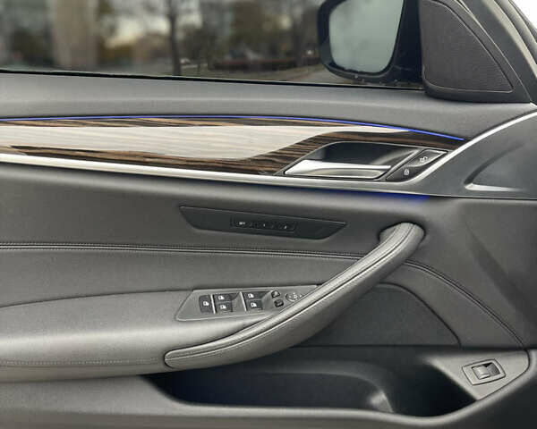 Чорний БМВ 5 Серія, об'ємом двигуна 2 л та пробігом 96 тис. км за 35000 $, фото 18 на Automoto.ua