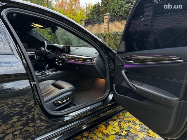 Чорний БМВ 5 Серія, об'ємом двигуна 2 л та пробігом 82 тис. км за 35440 $, фото 28 на Automoto.ua