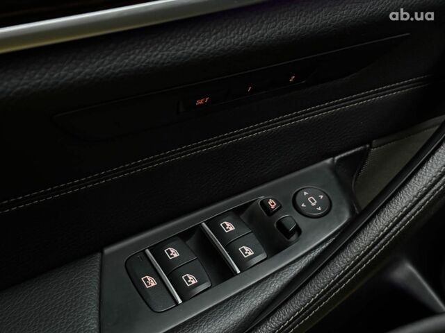 Чорний БМВ 5 Серія, об'ємом двигуна 2 л та пробігом 82 тис. км за 35440 $, фото 36 на Automoto.ua