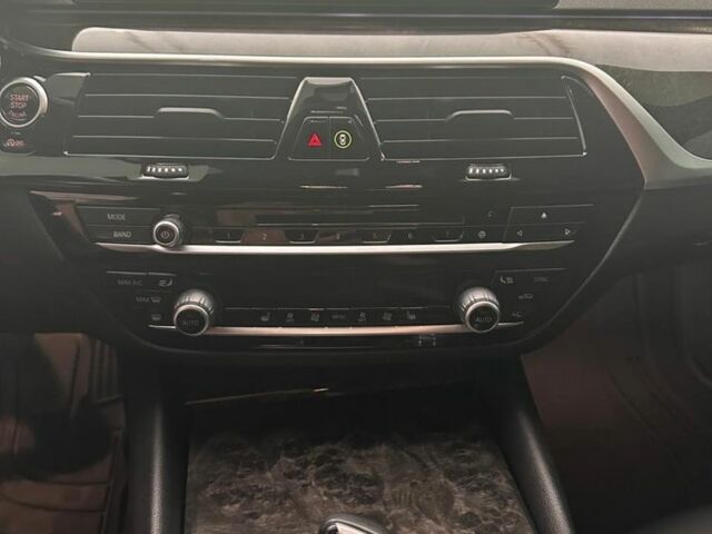 Чорний БМВ 5 Серія, об'ємом двигуна 2 л та пробігом 69 тис. км за 31000 $, фото 2 на Automoto.ua