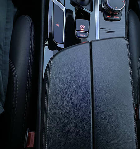 Черный БМВ 5 Серия, объемом двигателя 3 л и пробегом 37 тыс. км за 38888 $, фото 49 на Automoto.ua