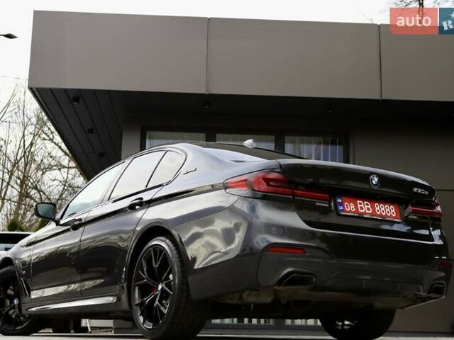 Чорний БМВ 5 Серія, об'ємом двигуна 2 л та пробігом 66 тис. км за 46899 $, фото 104 на Automoto.ua