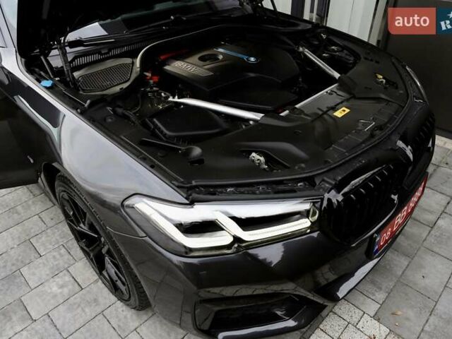Чорний БМВ 5 Серія, об'ємом двигуна 2 л та пробігом 66 тис. км за 46899 $, фото 188 на Automoto.ua