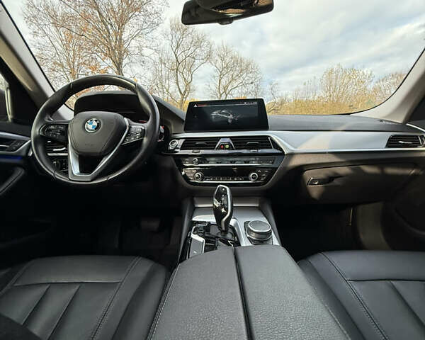 Черный БМВ 5 Серия, объемом двигателя 2 л и пробегом 260 тыс. км за 29850 $, фото 3 на Automoto.ua