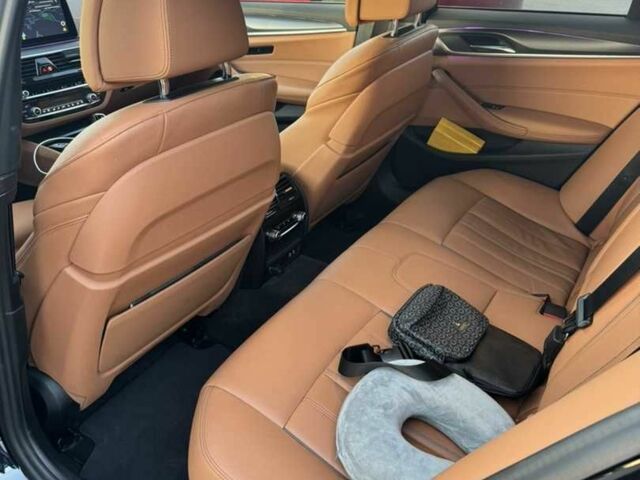 БМВ 5 Серия 2020 в Киеве на Automoto.ua Черный БМВ 5 Серия, объемом двигателя 3 л и пробегом 135 тыс. км за 53000 $, фото 3 на Automoto.ua