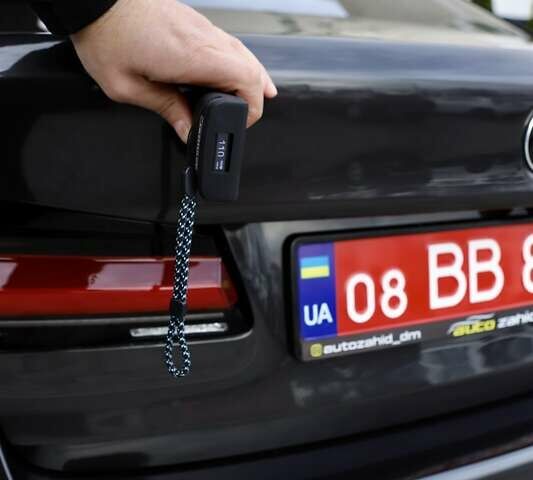 Чорний БМВ 5 Серія, об'ємом двигуна 2 л та пробігом 66 тис. км за 46899 $, фото 127 на Automoto.ua