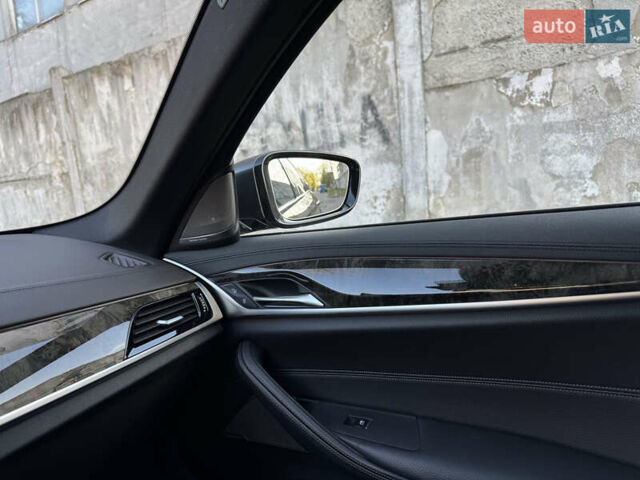 Чорний БМВ 5 Серія, об'ємом двигуна 3 л та пробігом 70 тис. км за 48000 $, фото 19 на Automoto.ua