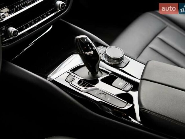 Чорний БМВ 5 Серія, об'ємом двигуна 2 л та пробігом 66 тис. км за 46899 $, фото 147 на Automoto.ua