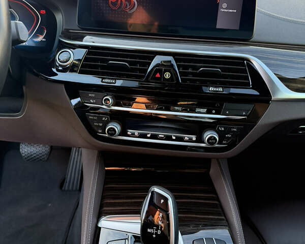 Черный БМВ 5 Серия, объемом двигателя 2.99 л и пробегом 110 тыс. км за 49999 $, фото 17 на Automoto.ua