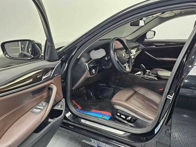 Черный БМВ 5 Серия, объемом двигателя 2 л и пробегом 65 тыс. км за 23500 $, фото 5 на Automoto.ua