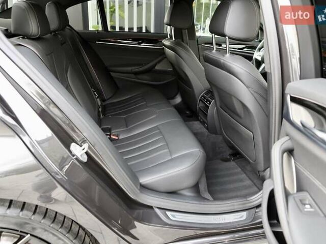 Чорний БМВ 5 Серія, об'ємом двигуна 2 л та пробігом 66 тис. км за 46899 $, фото 172 на Automoto.ua