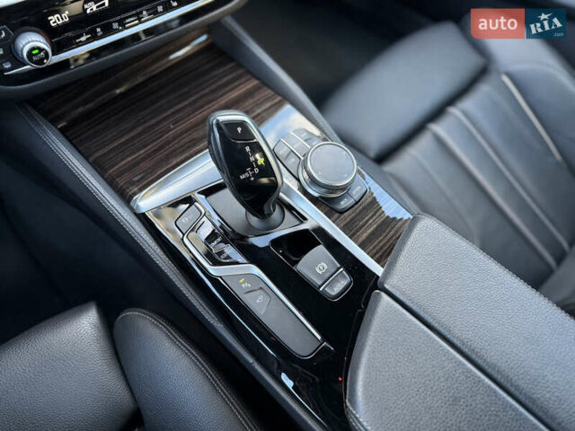 Черный БМВ 5 Серия, объемом двигателя 3 л и пробегом 54 тыс. км за 44900 $, фото 41 на Automoto.ua