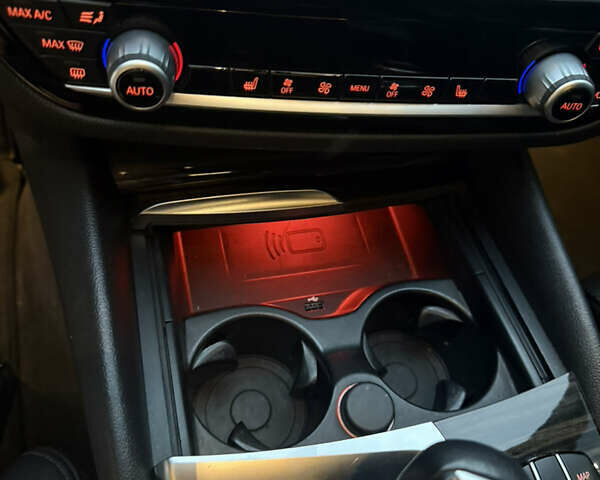 Чорний БМВ 5 Серія, об'ємом двигуна 2 л та пробігом 154 тис. км за 34900 $, фото 30 на Automoto.ua