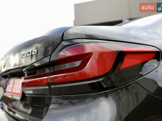 Чорний БМВ 5 Серія, об'ємом двигуна 2 л та пробігом 66 тис. км за 46899 $, фото 97 на Automoto.ua