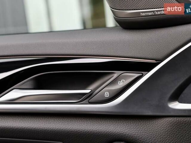 Чорний БМВ 5 Серія, об'ємом двигуна 2 л та пробігом 66 тис. км за 46899 $, фото 192 на Automoto.ua