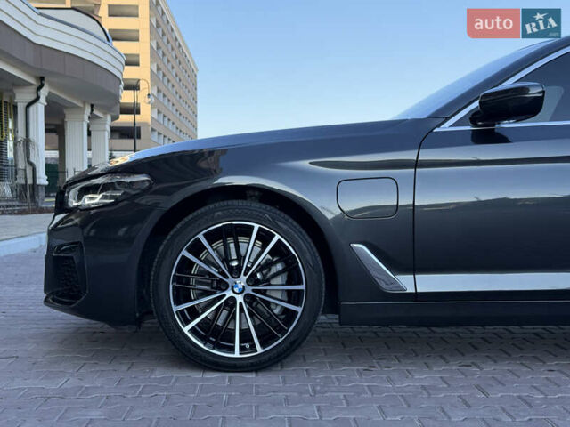 Черный БМВ 5 Серия, объемом двигателя 2 л и пробегом 110 тыс. км за 34990 $, фото 13 на Automoto.ua