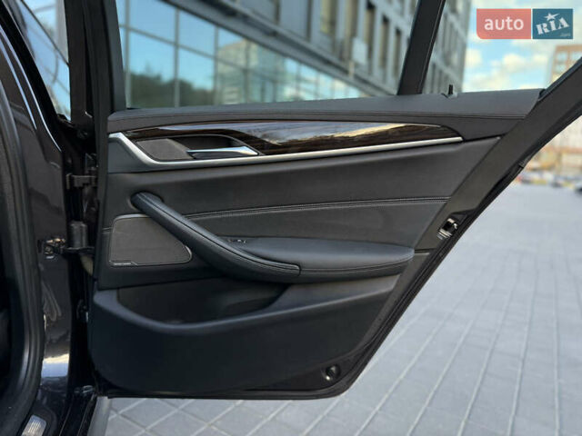 Черный БМВ 5 Серия, объемом двигателя 3 л и пробегом 54 тыс. км за 44900 $, фото 70 на Automoto.ua
