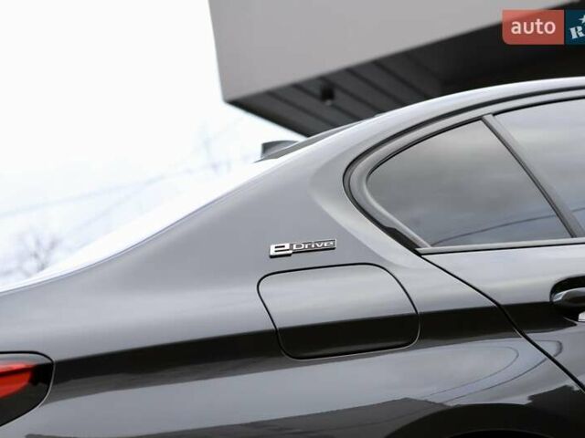 Чорний БМВ 5 Серія, об'ємом двигуна 2 л та пробігом 66 тис. км за 46899 $, фото 89 на Automoto.ua