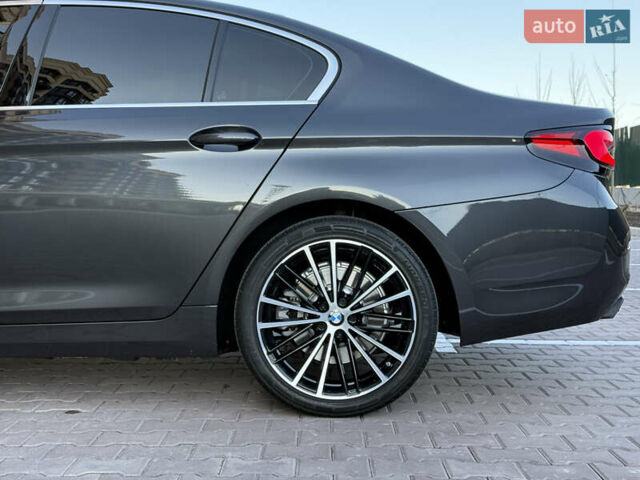 Черный БМВ 5 Серия, объемом двигателя 2 л и пробегом 110 тыс. км за 34990 $, фото 12 на Automoto.ua