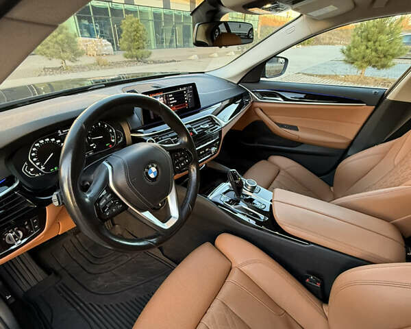 Черный БМВ 5 Серия, объемом двигателя 2 л и пробегом 117 тыс. км за 37900 $, фото 39 на Automoto.ua