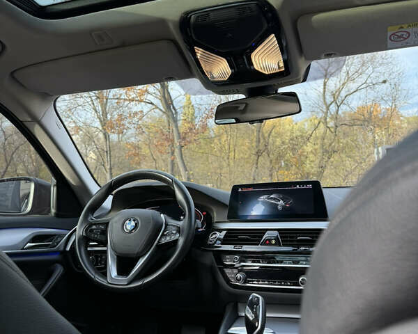 Черный БМВ 5 Серия, объемом двигателя 2 л и пробегом 260 тыс. км за 29850 $, фото 8 на Automoto.ua