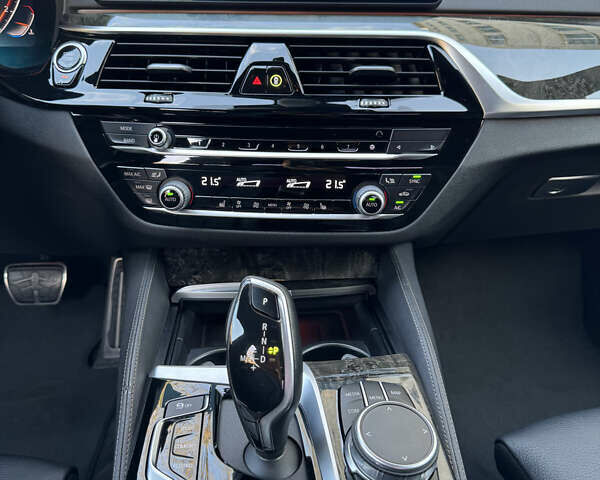 Чорний БМВ 5 Серія, об'ємом двигуна 3 л та пробігом 70 тис. км за 48000 $, фото 18 на Automoto.ua