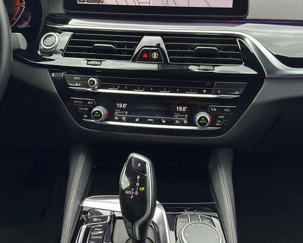 Черный БМВ 5 Серия, объемом двигателя 2 л и пробегом 138 тыс. км за 44000 $, фото 16 на Automoto.ua