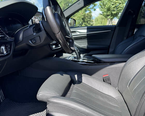 Чорний БМВ 5 Серія, об'ємом двигуна 2 л та пробігом 43 тис. км за 63500 $, фото 18 на Automoto.ua