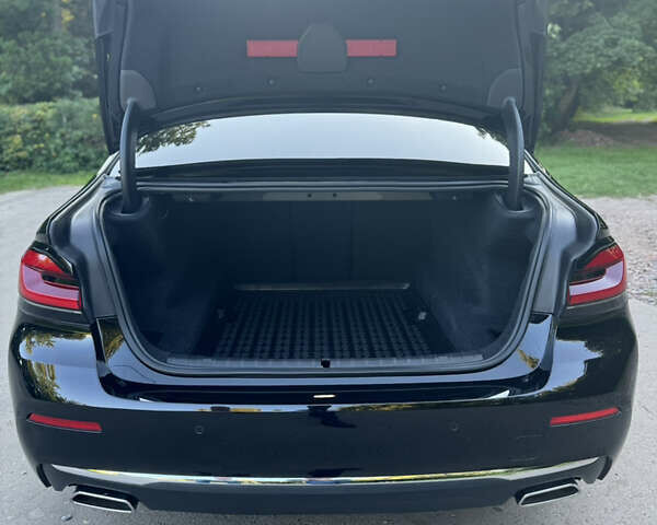 Черный БМВ 5 Серия, объемом двигателя 2 л и пробегом 32 тыс. км за 53900 $, фото 17 на Automoto.ua