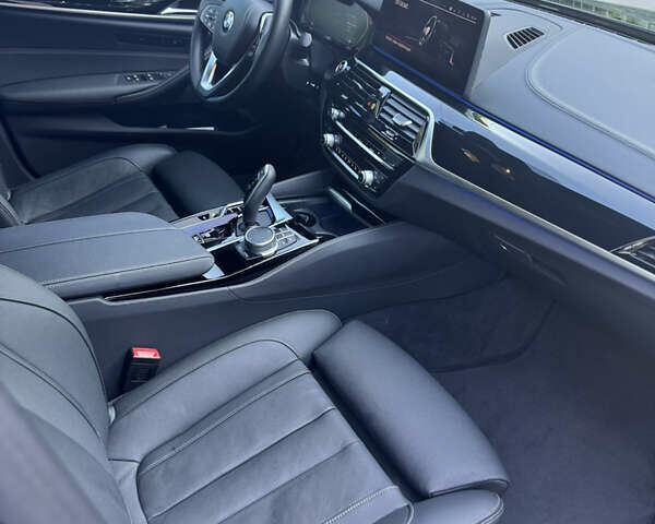 Черный БМВ 5 Серия, объемом двигателя 2 л и пробегом 32 тыс. км за 53900 $, фото 35 на Automoto.ua