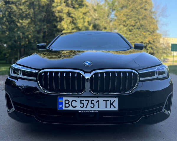 Черный БМВ 5 Серия, объемом двигателя 2 л и пробегом 32 тыс. км за 53900 $, фото 4 на Automoto.ua